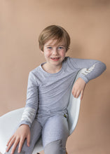 Load image into Gallery viewer, Best base layers for kids - contributes to breathability gentle on skin feels cool and dry prevents bacteria growth temperature regulating moisture wicking