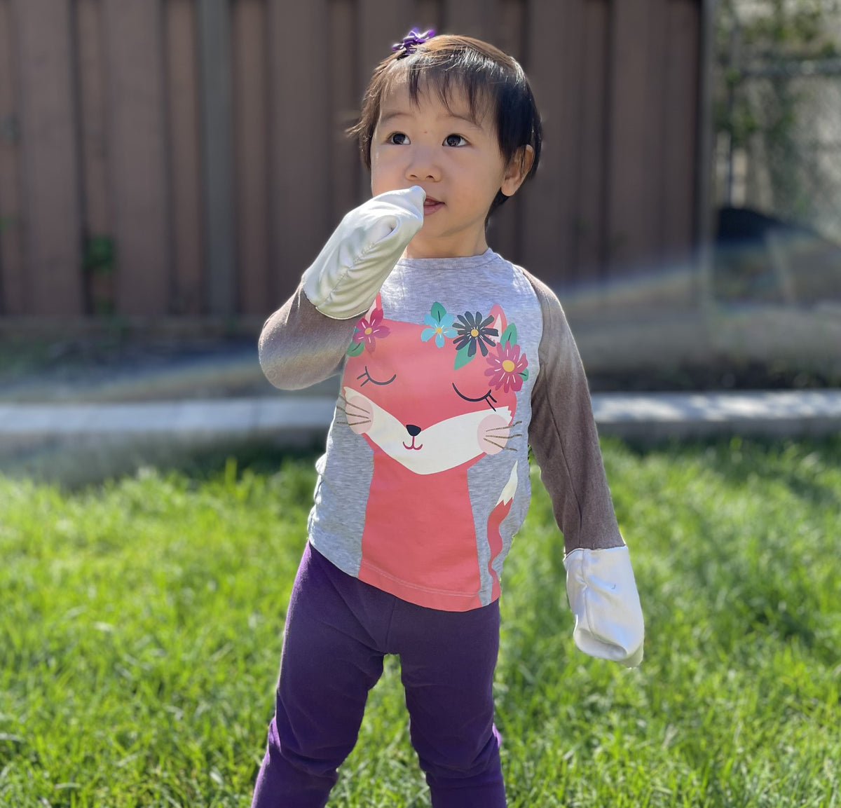 Featured Product Designed for Babies with Eczema  The BEST scratch mitts on the market that stays on!  Specifically designed for kids with eczema who scratch or rub themselves due to skin irritation, the bamboo sleeve and silk outer layer is super-soft an